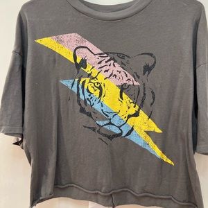 Tiger lighting bolt crop to by grayson threads